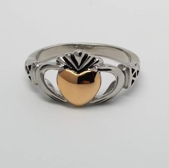 SALE☆Rose Gold Irish Claddagh Wedding Ring - Picture 3 of 4